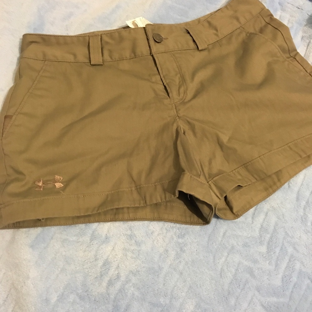 Woman’s under armor Shorts size 4